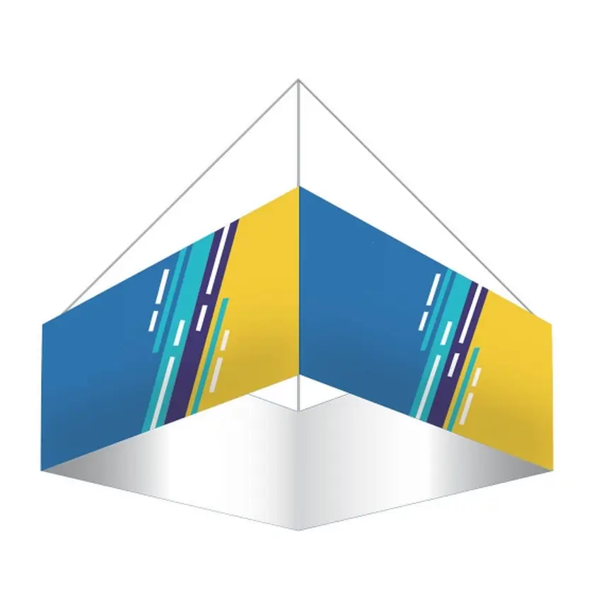 Neliön kattoon riippuva banneri